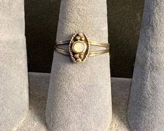 j Oval Cabochon Stone Ring
