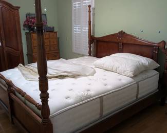 4-poster King-size bed