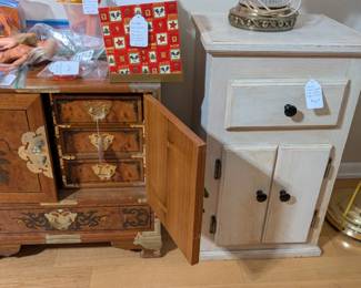 End tables, Vintage Barbies 