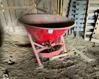 Tractor broadcast fertilizer spreader