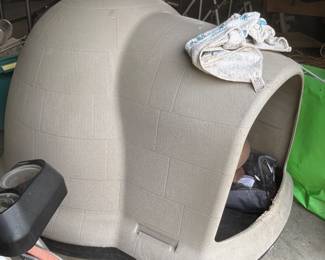 Igloo style Dog House