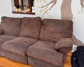reclining sofa 