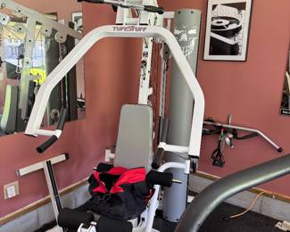 gym equipment 
