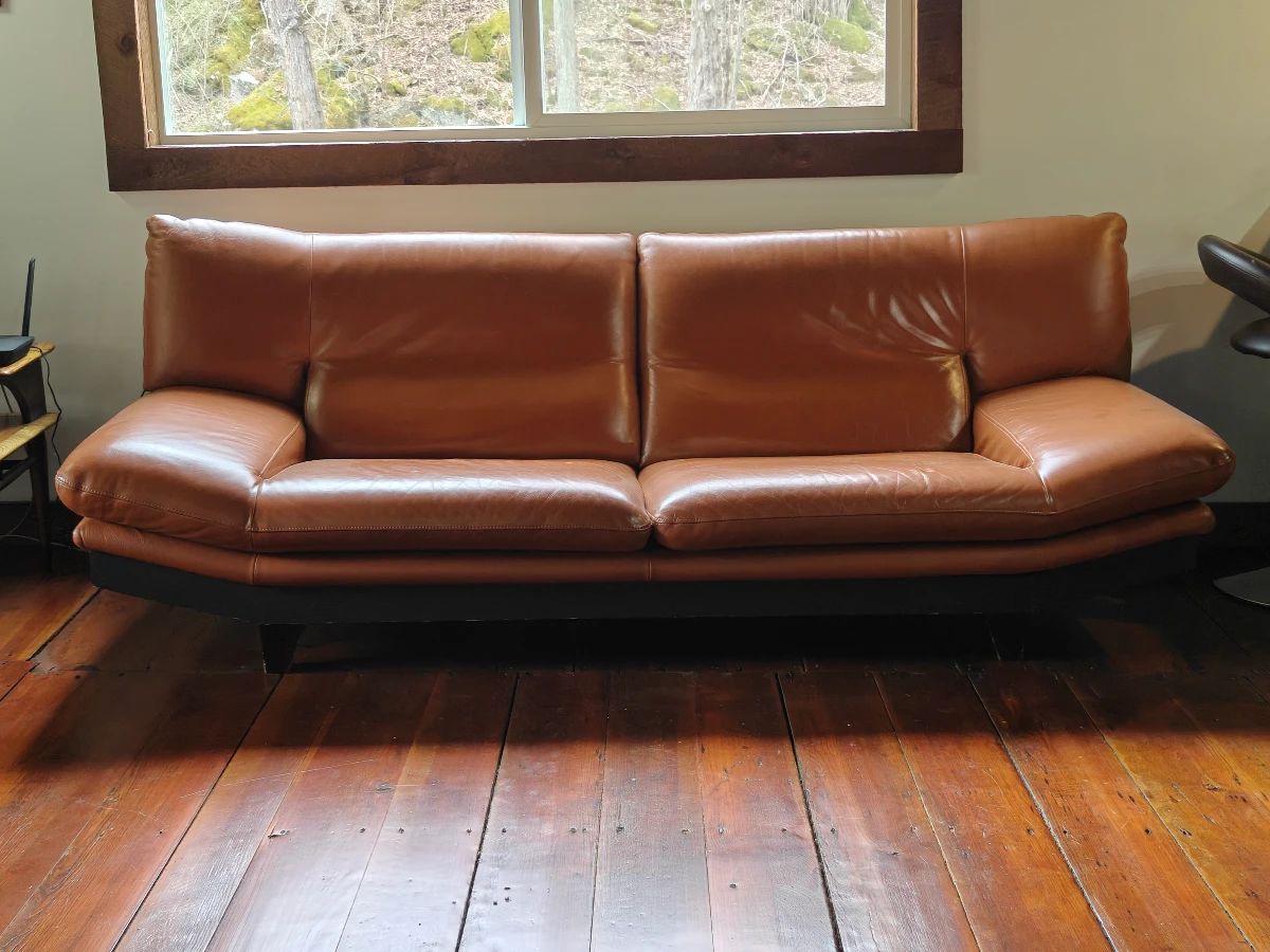 003 – Nicoletti Italian Leather Mid-Century Sofa (Made in Italy) – 88 x 38 x 33