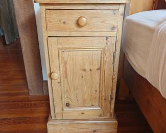 015 – Pair Victorian Pine Bedside Tables – 13 x 13 x 25
