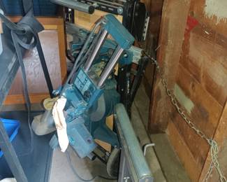Compound sliding mitre saw on stand