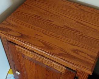 Solid Oak Ice Box Style End Table third image