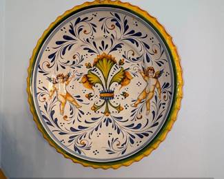 Deruta Raffaellesco Majolica Charger with Cherubs