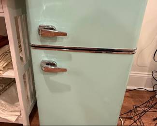Magic Chef . cu. ft. Retro Door Refrigerator