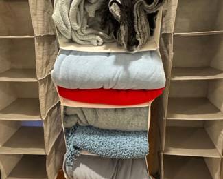 Throw blankets and organizers