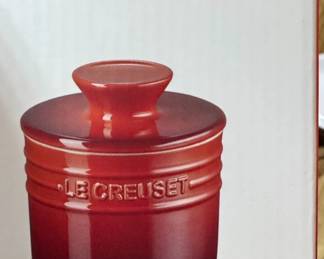 Le Creuset Butter Crock Pot a Beurre