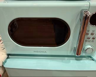 Insignia . Cu. Ft. Retro Compact Microwave  Mint