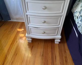 White Drawer Nightstand with Crystal Knob
