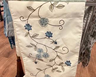Embroidered Floral Table Runner