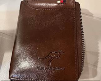 AIKS KANGAROO Brown Leather Bifold Wallet with Zipper