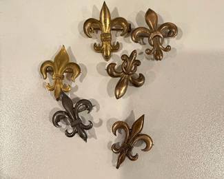 Fleurdelis Brooch Lot