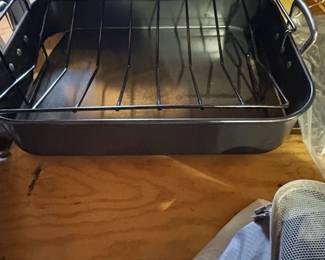 Oneida Roasting Pan with Rack