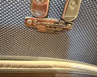 Samsonite Solyte DLX Softside Spinner Luggage second image