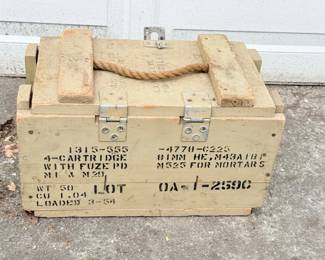 127 VintageUSMilitaryWoodenAmmoCrate