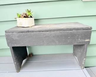 73 OutdoorWoodenBenchwSucculent