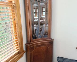 8 VintageEnglishWoodenCornerDisplayCabinetwKey