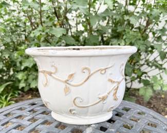 102 DecorativeCeramicPot