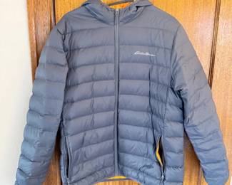 114 EddieBauerMensCirrusliteHoodedJacketSizeLarge