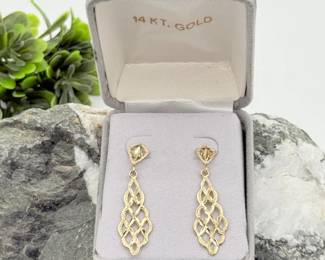 2 14KGoldFiligreeOpenLatticeDangleEarrings168g