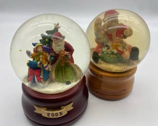 Musical Santa Snow globes