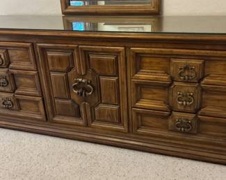 Vintage Thomasville Nine Drawer Dresser