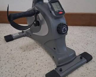 Sunny Health  Fitness Magnetic Mini Exercise Pedal Cycle