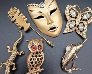 6 Vintage Brooches I Cluding Monet And Avon