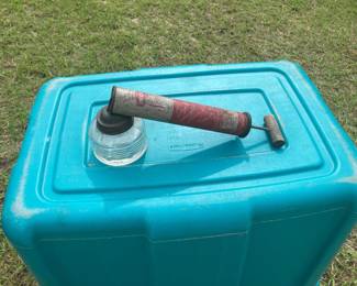 Small bug sprayer