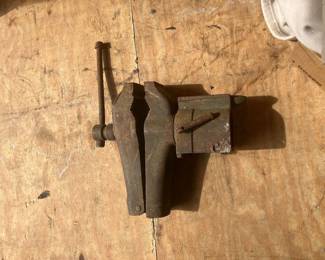 Large table vice