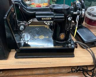 Singer featherweight with accessories and case, works great!