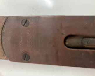 Old wooden level, Keen