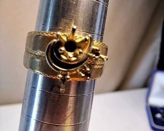 14K Gold Ring Setting with Accent Stone 5.94g, Center Stone Missing