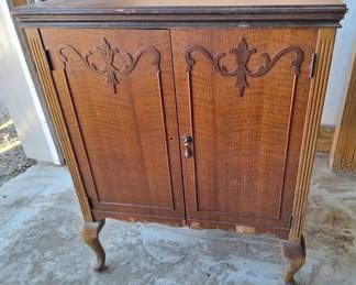 Vintage MW Electric Sewing Machine in Cabinet