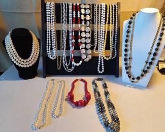 Large Costume Jewelry Necklace Lot  Pearls, Beads  Statement Pieces
