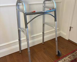 064 drivemedical2wheelfoldingwalkerwit