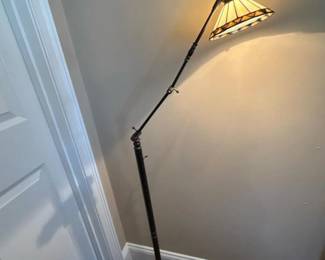 153 quoizelvioletsfloorlamp