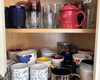 024 drinkwarecabinetlot