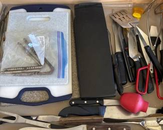 028 kitchenknifedrawerlot