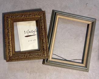 094 setof2decorativepictureframesornat