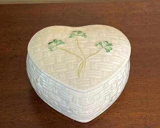 072 belleekshamrockheartshapedporcelain