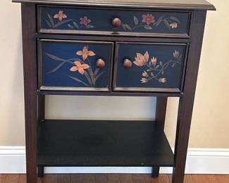 033 handpaintedfloralaccenttable