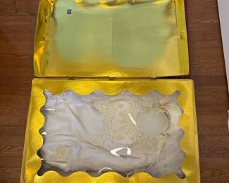 069 vintagelaceweddingdressinpreservati