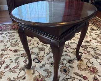 041 queenannestyleovalsolidwoodendtab