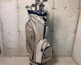 102 mixedgolfclubsetswithadamscarrying