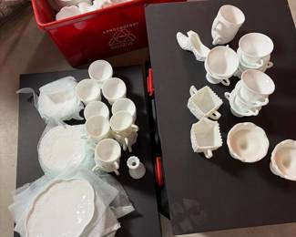 182 largevintagewestmorelandpaneledgrape